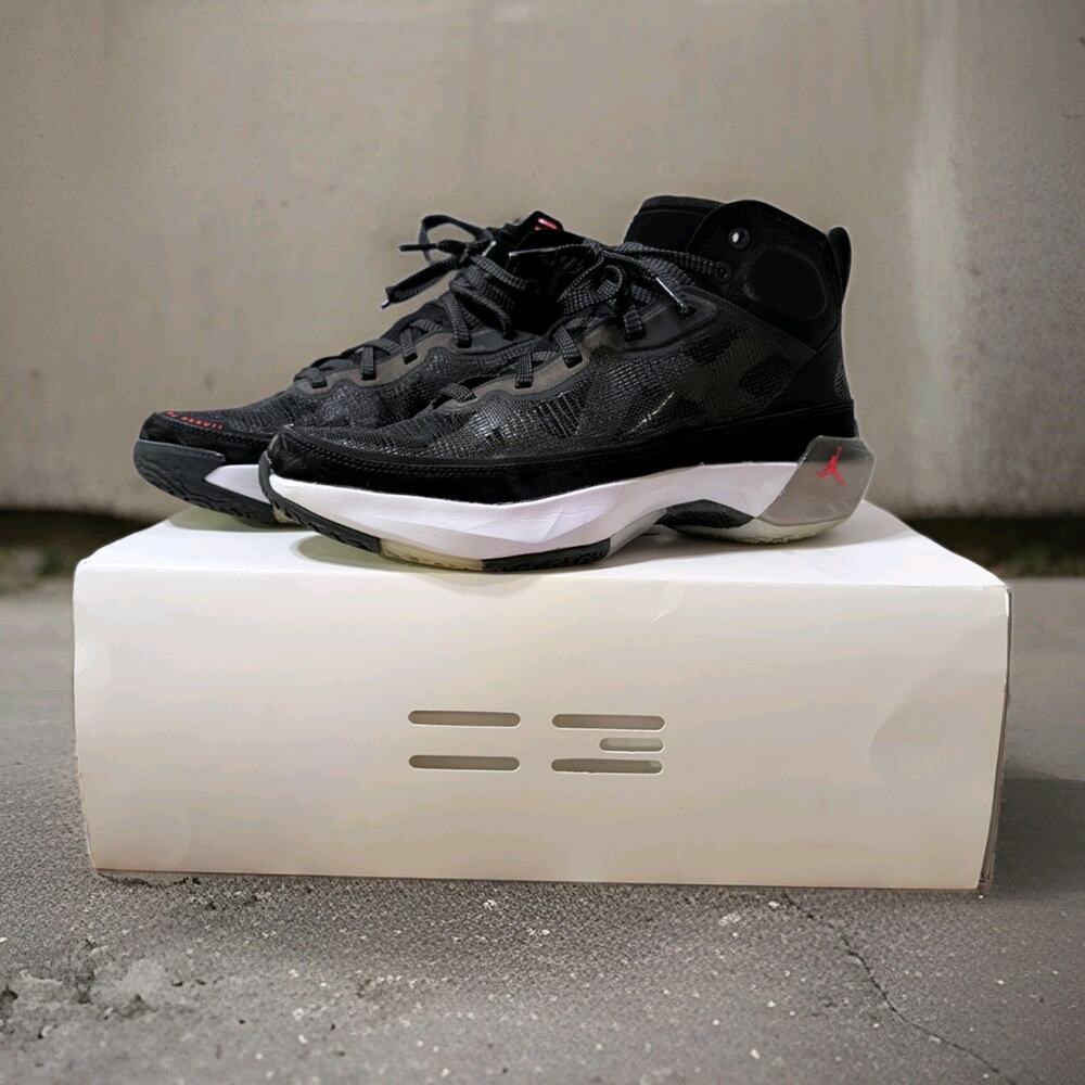 Nike Air Jordan 37 XXXVII Youth Size 6.5 Black White Hot Punch DD7421-091